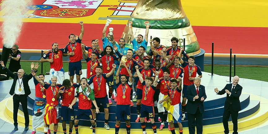 乐鱼平台前线 一九七〇年的墨西哥城、一九八六年的阿兹特克、二〇二二年的卢塞尔·数据台周报·世界杯纪事